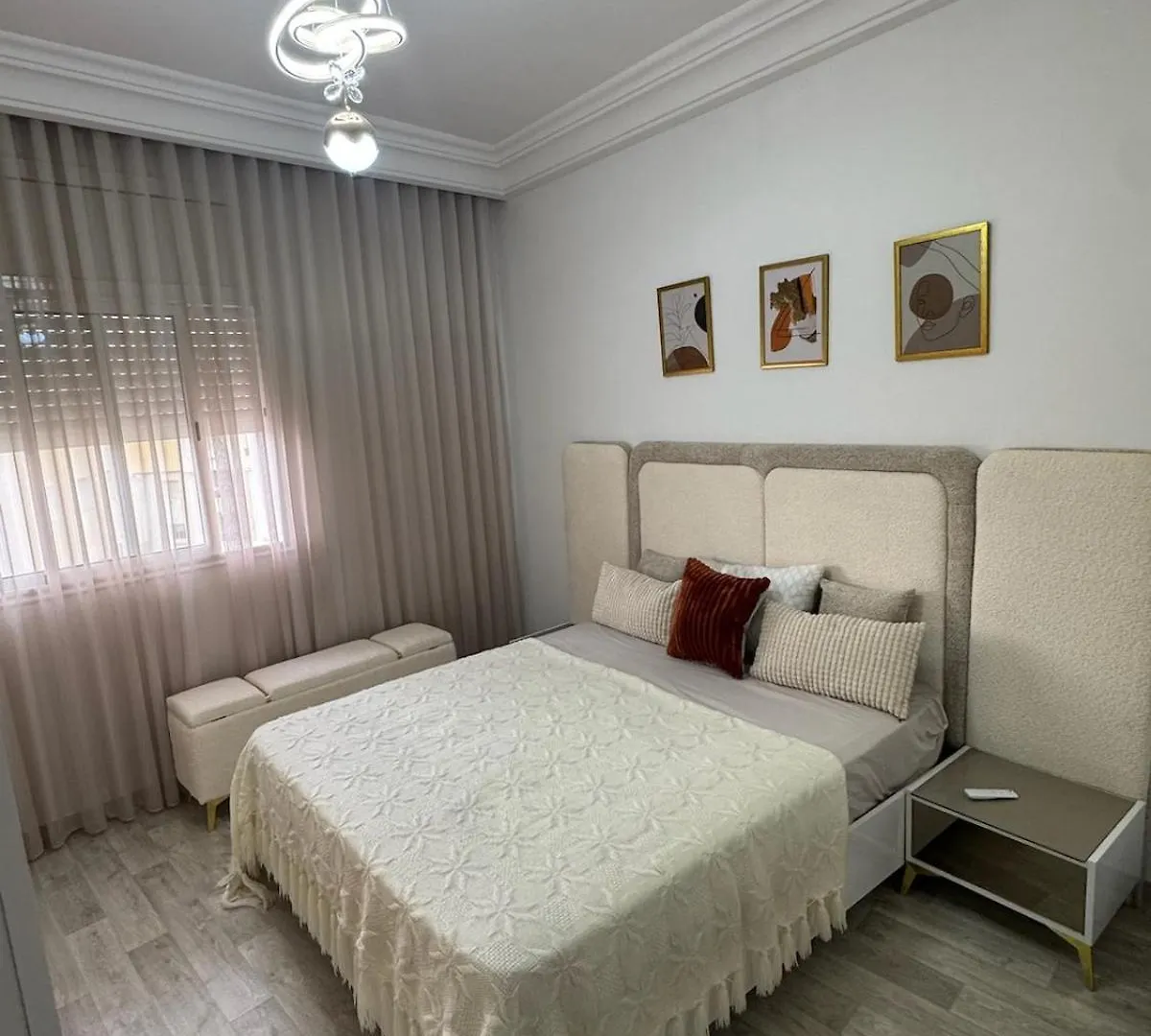 Chic & Modern Apartment With Underground Parking Τύνιδα