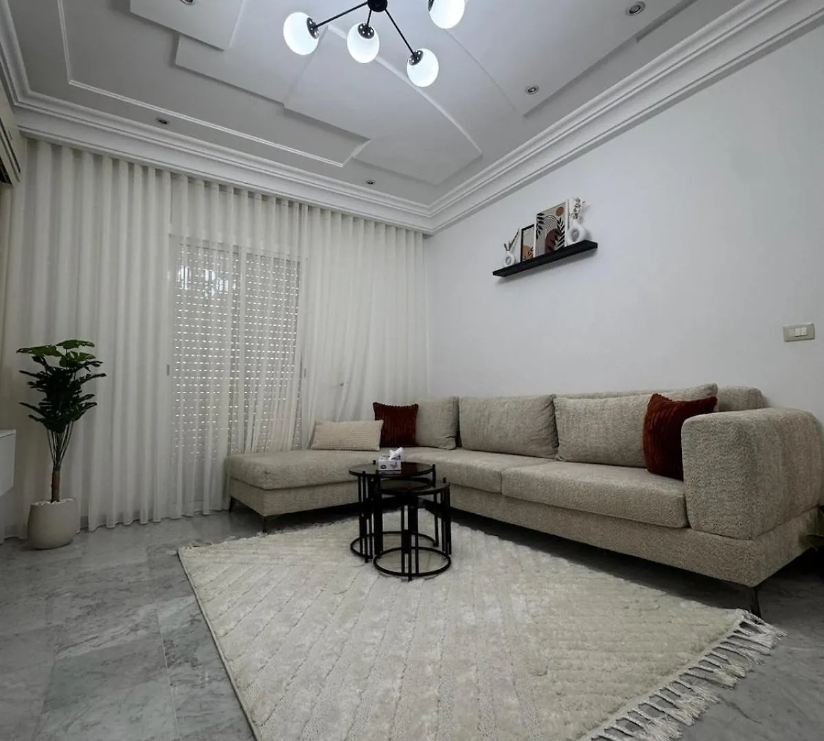 Chic & Modern Apartment With Underground Parking Τύνιδα 0*,