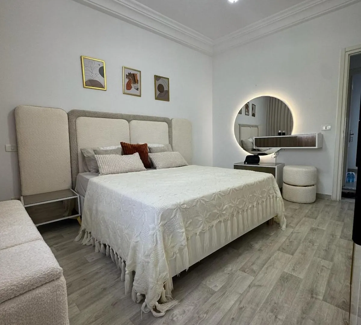 Chic & Modern Apartment With Underground Parking Tunis